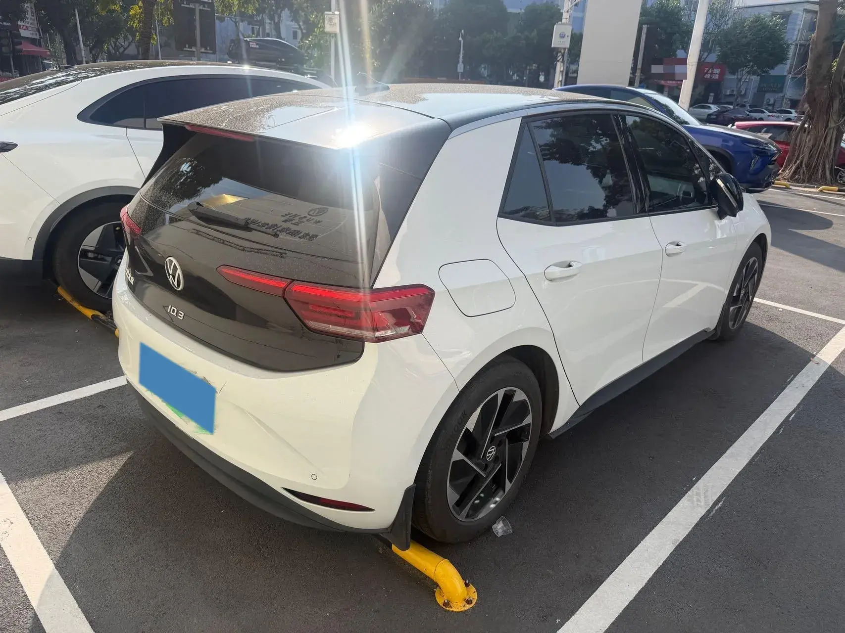 2024 VOLKSWAGEN ID.3 thumbnail 3