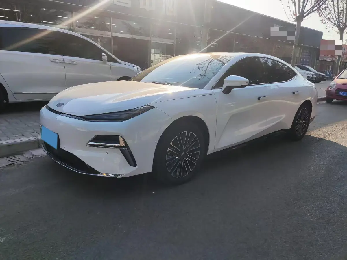 2025 Geely Galaxy Starshine 8 1.5L 112HP L4 1DHT PHEV