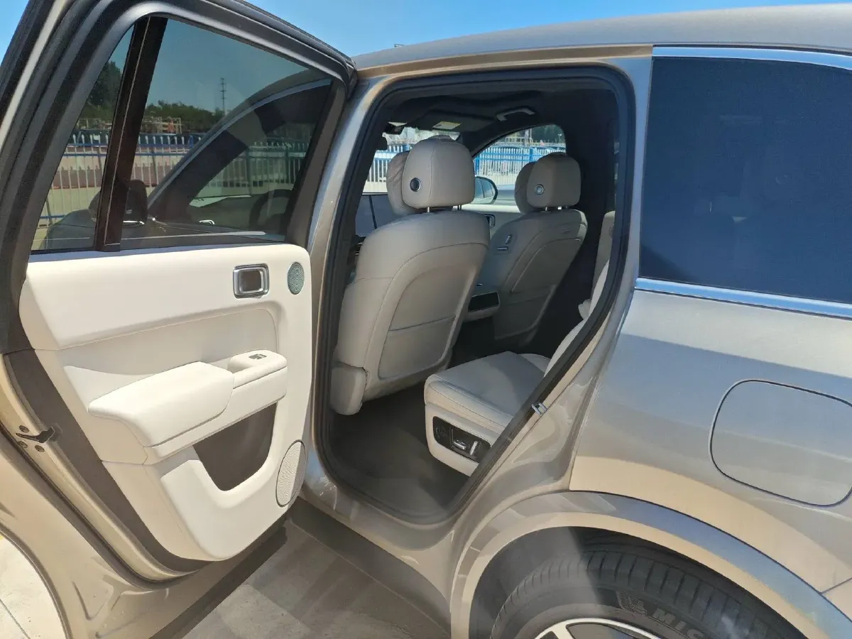 2024 Ford Bronco 2.3T 275HP L4 10AT,autocango,china used car exporter,china ev exporter,chinese used car exporter,chinese used ev exporter