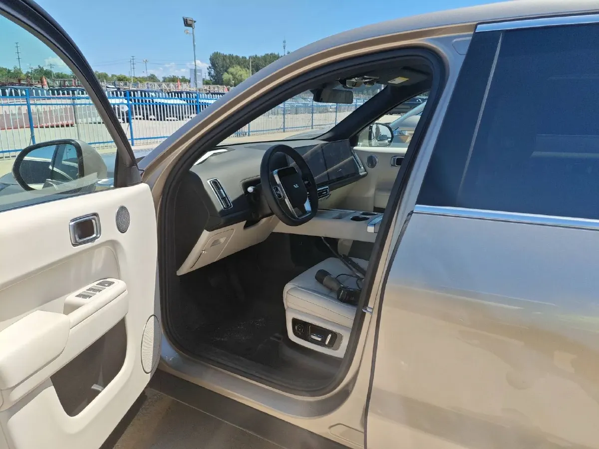 2024 Ford Bronco 2.3T 275HP L4 10AT,autocango,china used car exporter,china ev exporter,chinese used car exporter,chinese used ev exporter