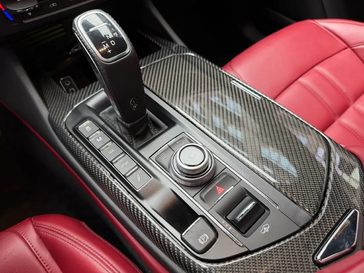 2018 Maserati Levante 3.0T 350HP V6 8AT,autocango,china used car exporter,china ev exporter,chinese used car exporter,chinese used ev exporter