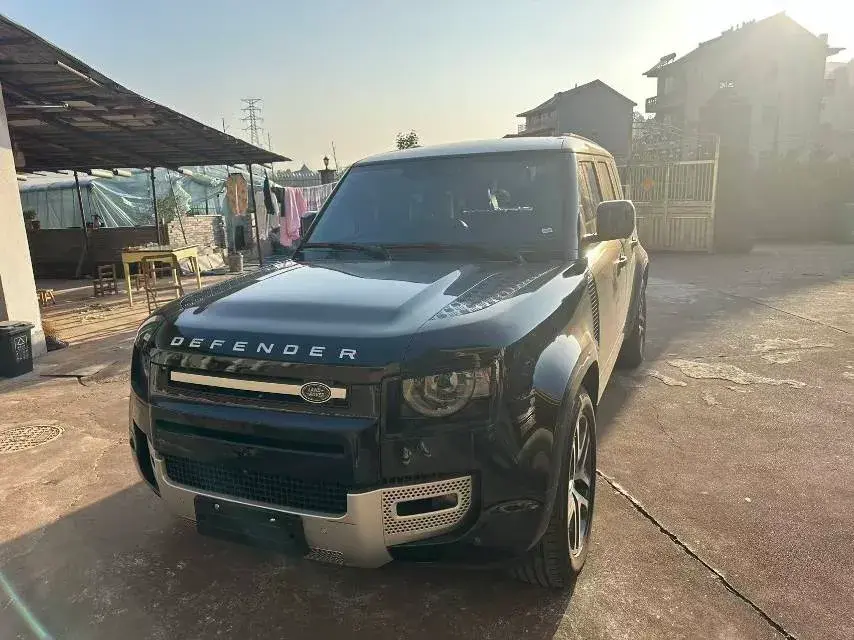 2024 Land Rover Defender 3.0T 400HP L6 8AT