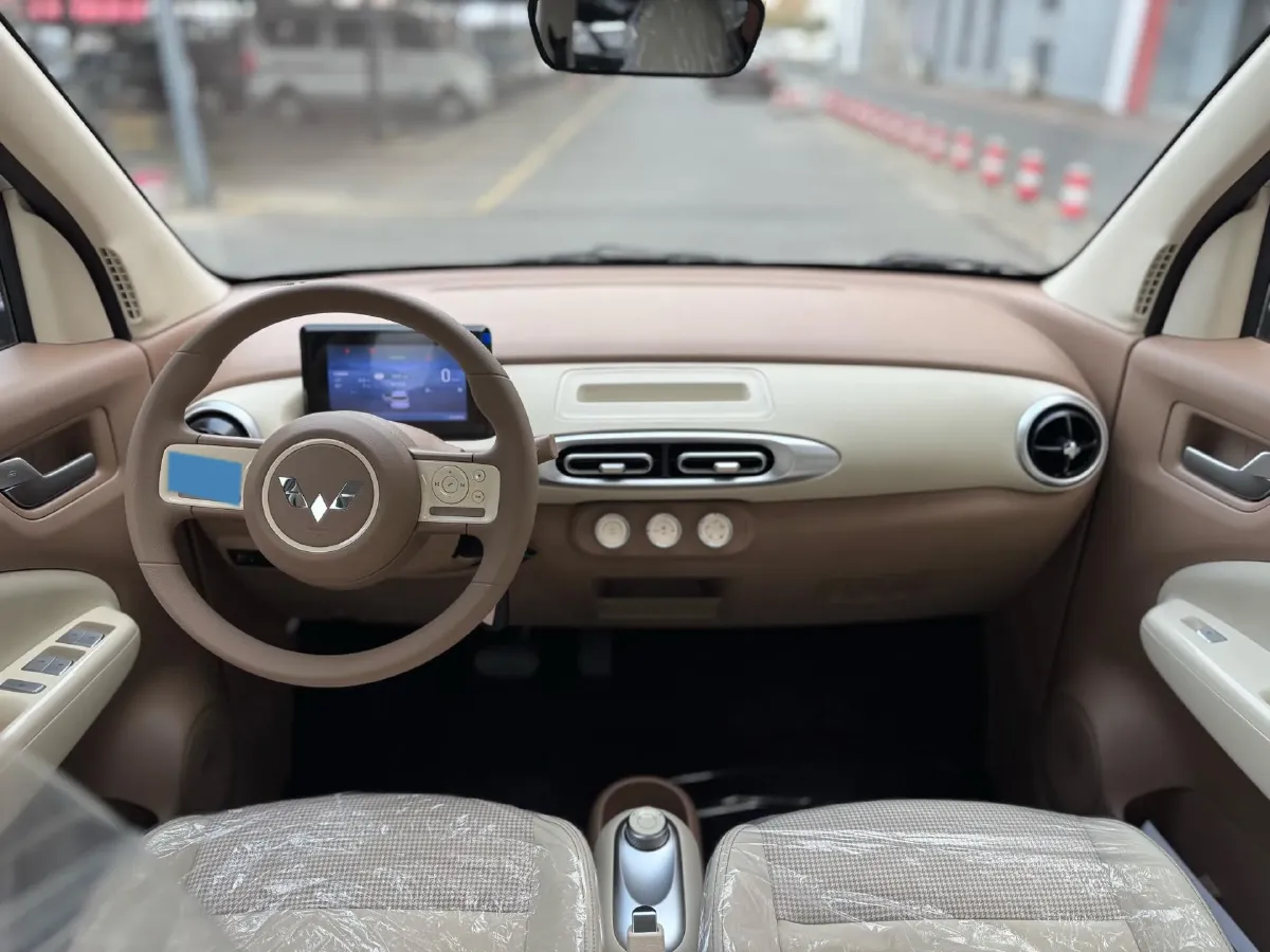 2025 WuLing HongGuang MINI EV BEV 16.2KWH,autocango,china used car exporter,china ev exporter,chinese used car exporter,chinese used ev exporter