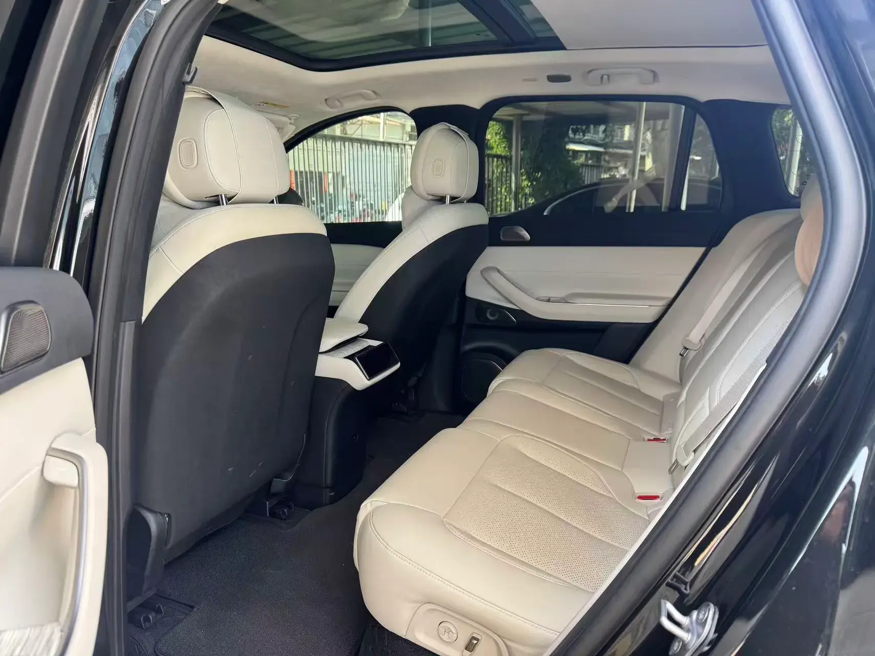 2022 NIO ES7 thumbnail 4