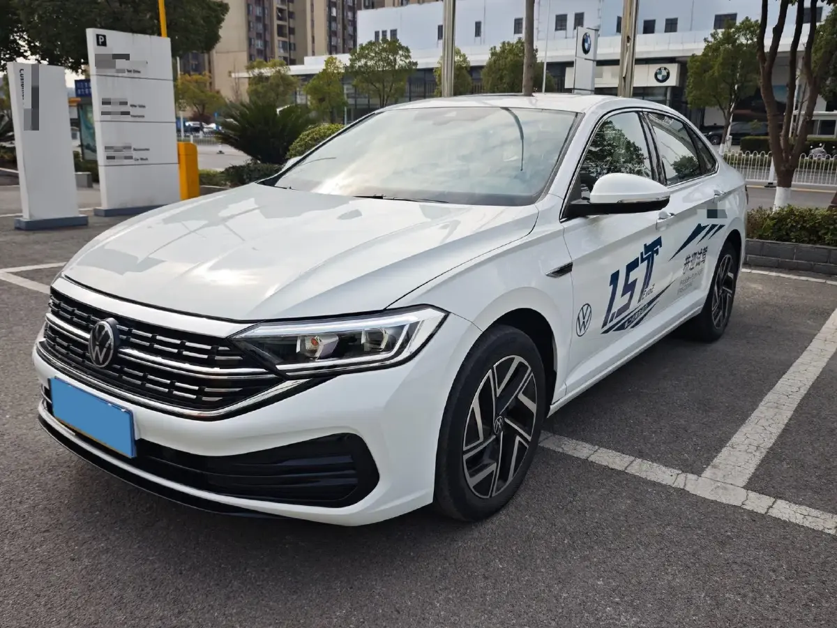 2023 Volkswagen Sagitar 1.5T 160HP L4 7DCT