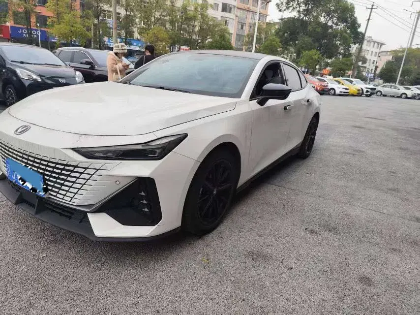 2022 ChangAn UNI-V 1.5T 188HP L4 7DCT