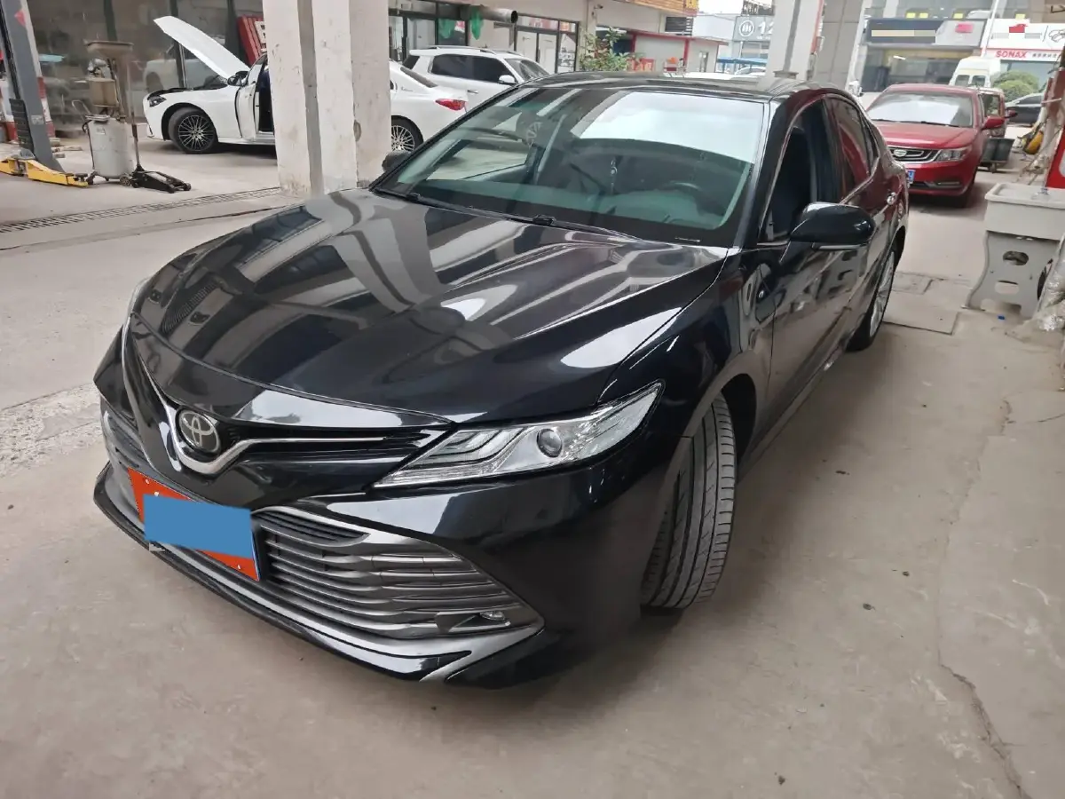 2019 Toyota Camry 2.5L 209HP L4 8AT