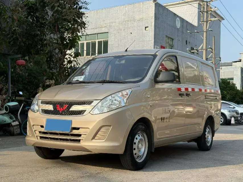 2018 WuLing RongGuang V 1.5L 112HP L4 5MT
