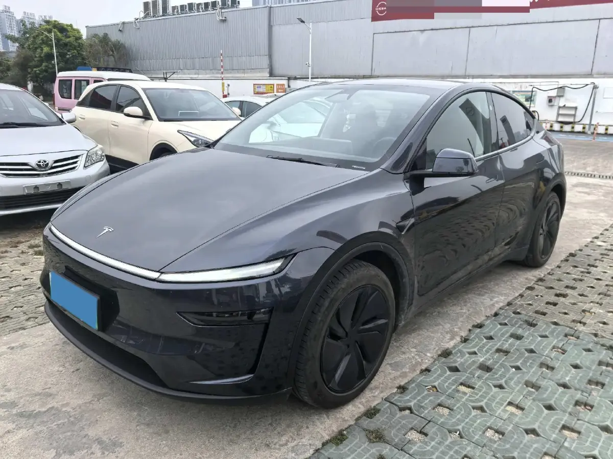 2025 Tesla Model Y BEV 78.4KWH