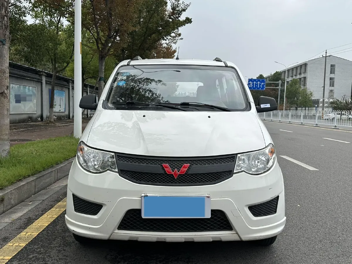 2015 WuLing HongGuang 1.5L 112HP L4 5MT,autocango,china used car exporter,china ev exporter,chinese used car exporter,chinese used ev exporter