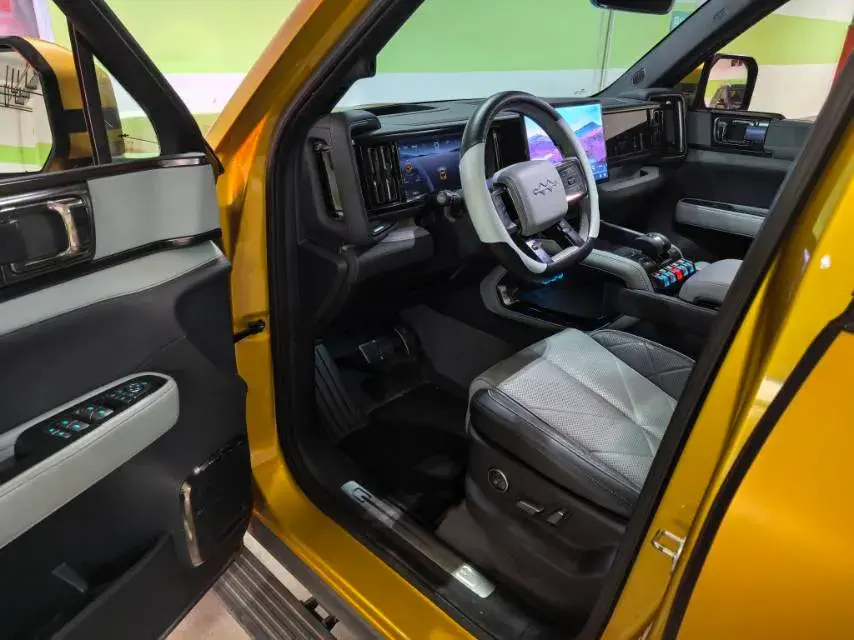 2023 TOYOTA SIENNA thumbnail 2