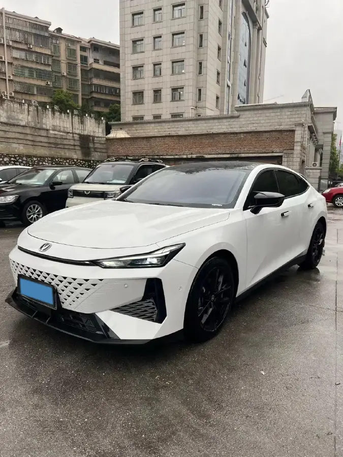 2023 ChangAn UNI-V 1.5T 188HP L4 7DCT