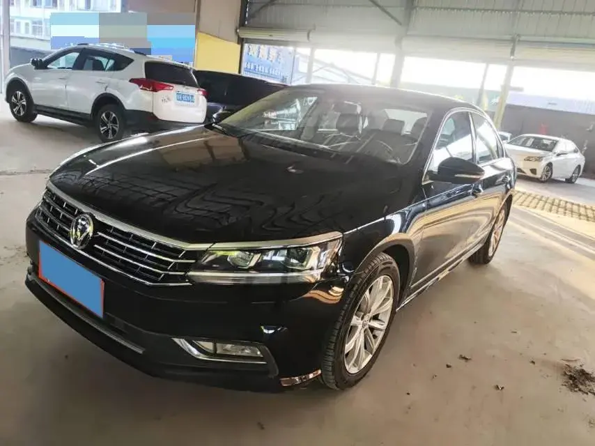 2017 Volkswagen Passat 1.8T 180HP L4 7DCT