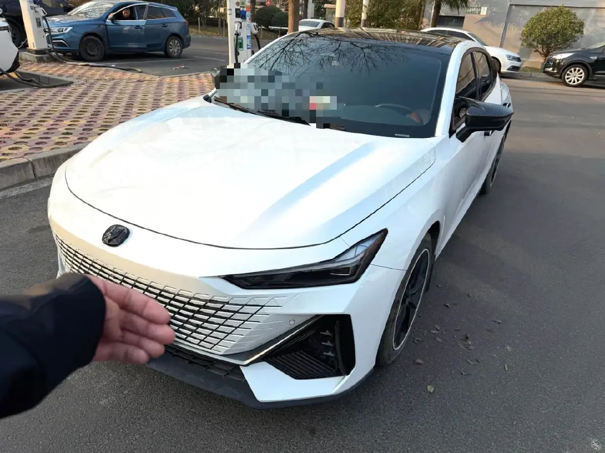 2023 ChangAn UNI-V 1.5T 188HP L4 7DCT 2023 ChangAn UNI-V 1.5T 188HP L4 7DCT