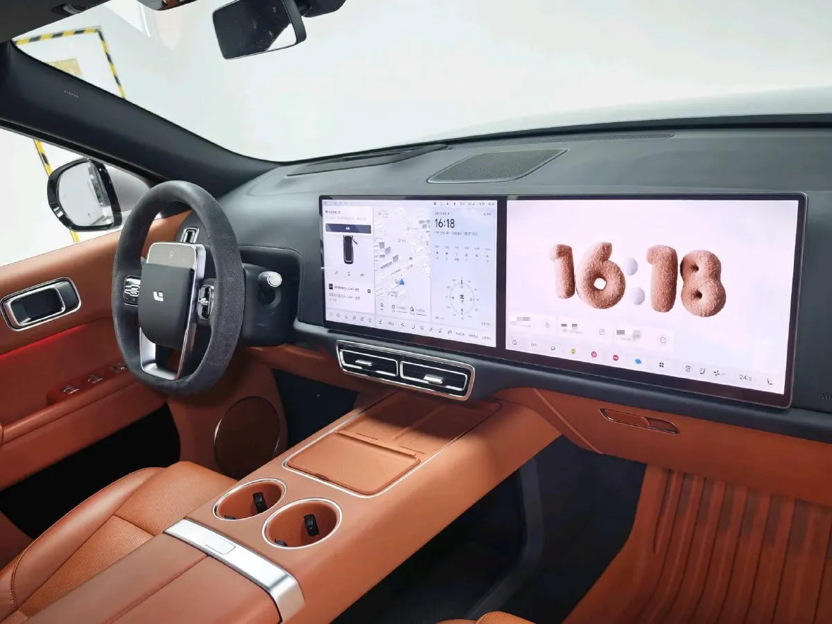 2024 Volvo S60 2.0T 197HP L4 7DCT,autocango,china used car exporter,china ev exporter,chinese used car exporter,chinese used ev exporter