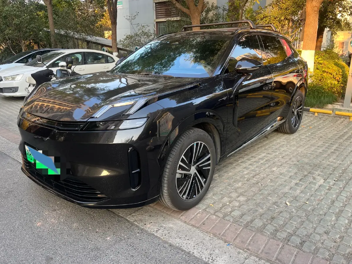 2023 LYNK&CO 08 EM-P 1.5T 163HP L4 3DHT PHEV 21.2KWH