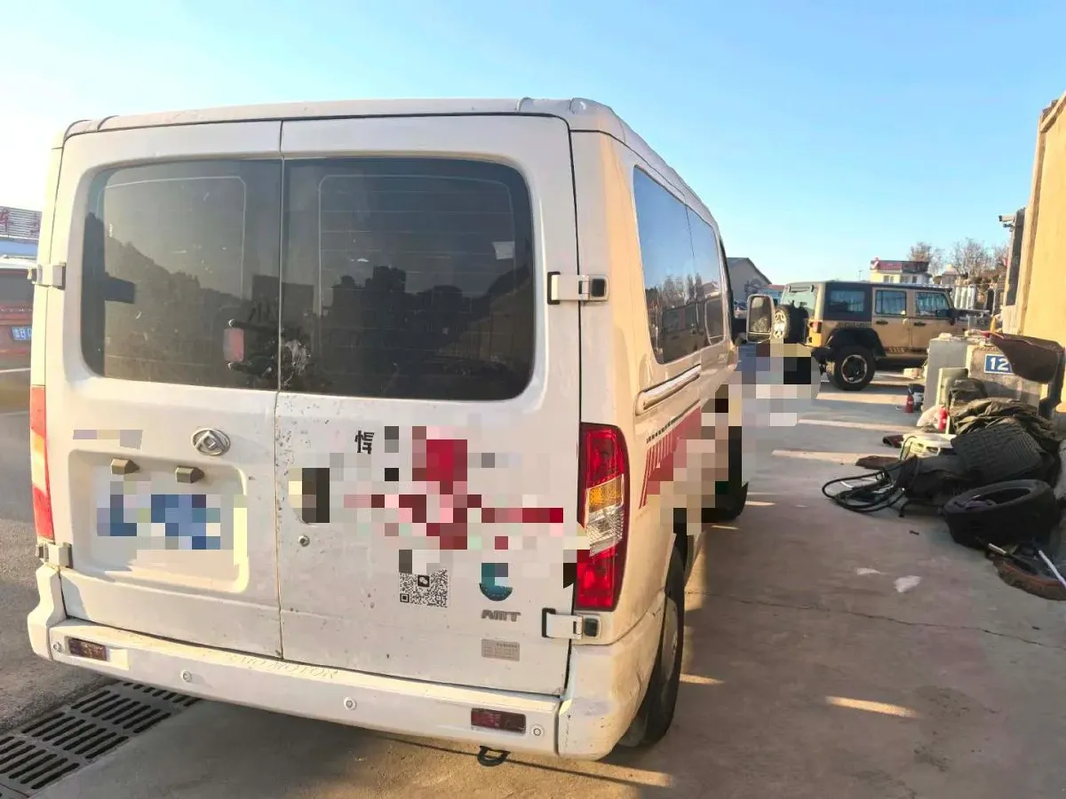 2023 MAXUS XinTu V80 2.0T 127HP L4 6MT,autocango,china used car exporter,china ev exporter,chinese used car exporter,chinese used ev exporter