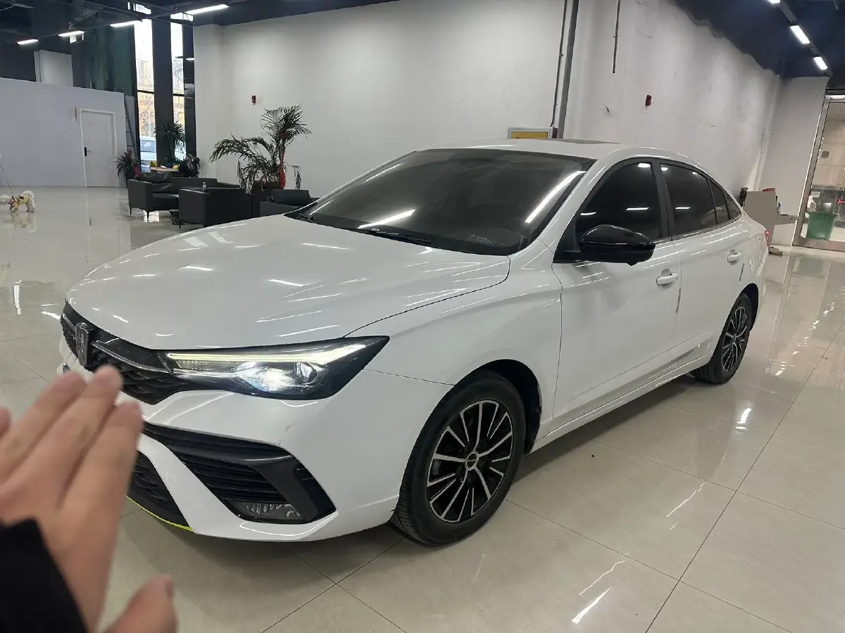 2021 Roewe i5 1.5L 120HP L4 CVT