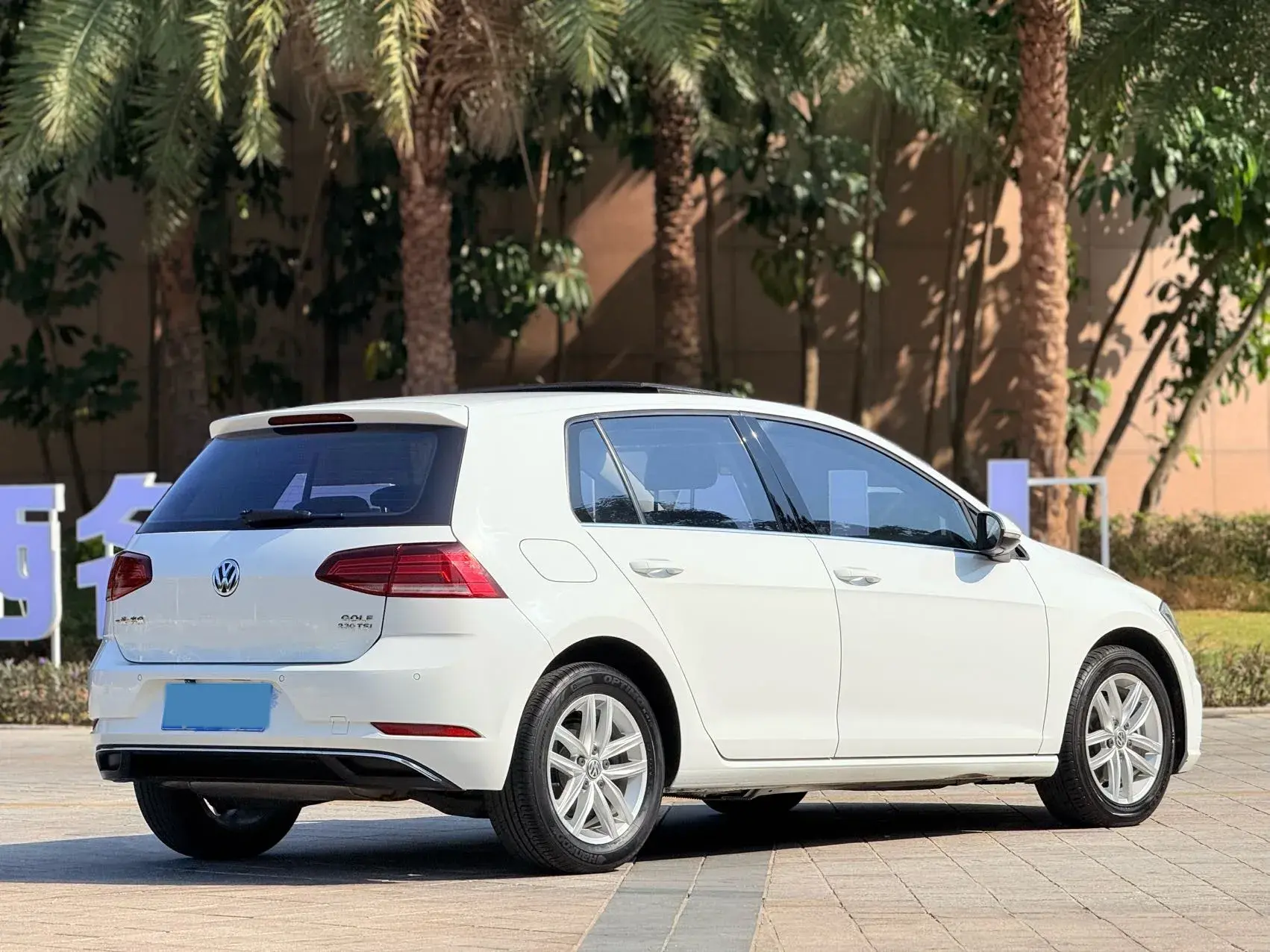 2018 VOLKSWAGEN GOLF thumbnail 4
