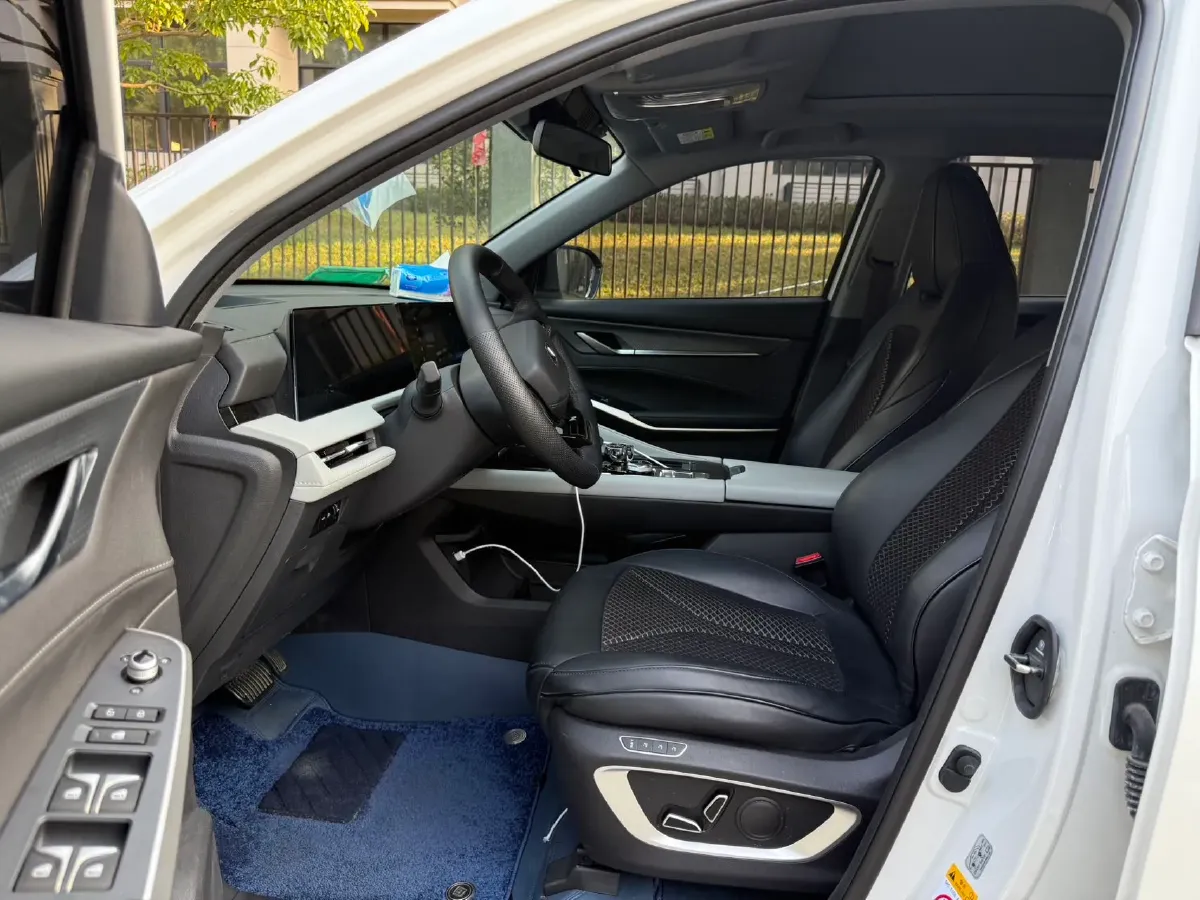 2024 ChangAn CS75 Plus 2.0T 233HP L4 8AT,autocango,china used car exporter,china ev exporter,chinese used car exporter,chinese used ev exporter