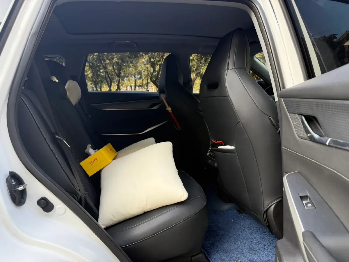 2024 ChangAn CS75 Plus 2.0T 233HP L4 8AT,autocango,china used car exporter,china ev exporter,chinese used car exporter,chinese used ev exporter