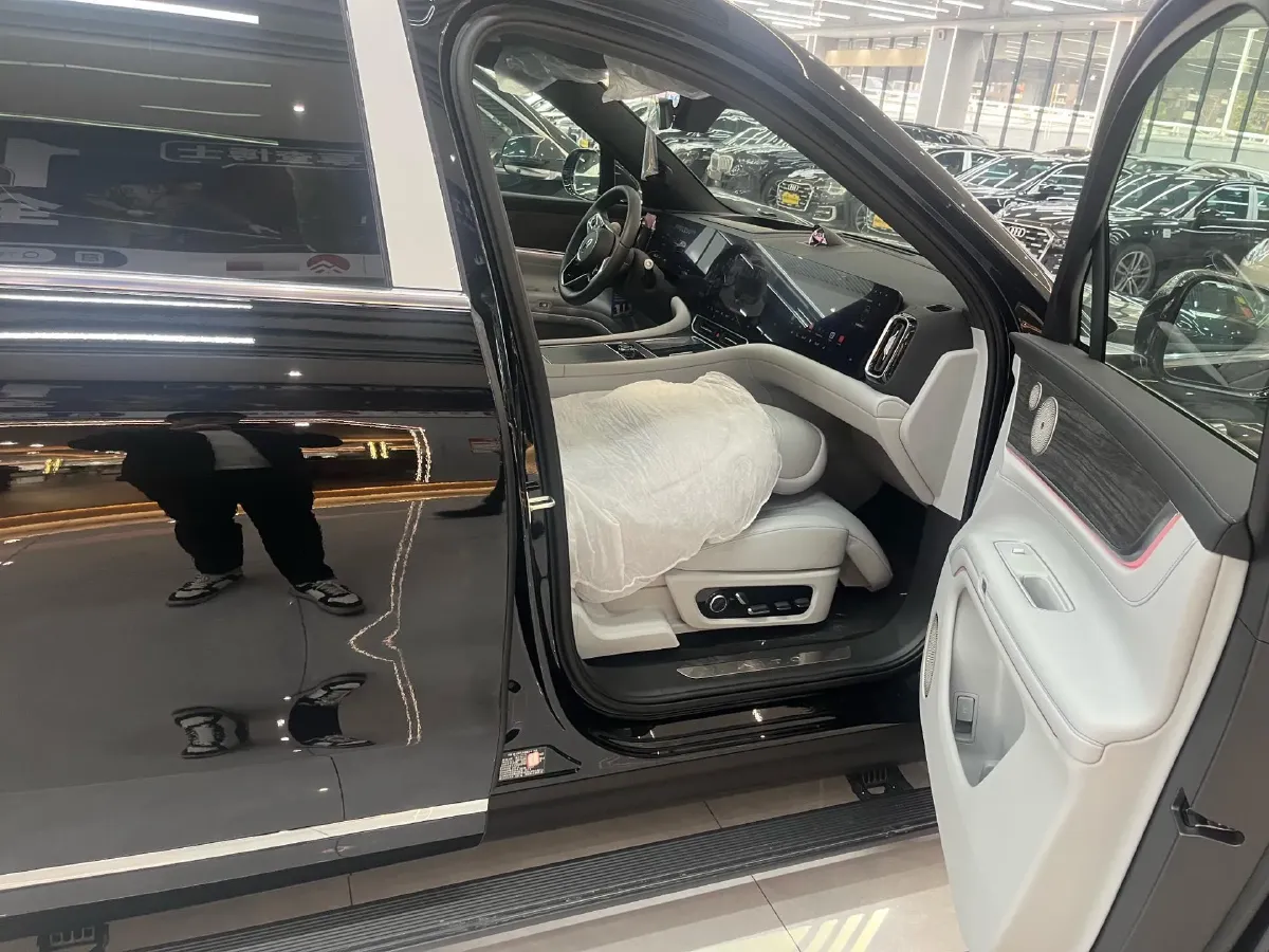 2024 AITO AITO M9 1.5T 152HP L4 REEV 42KWH,autocango,china used car exporter,china ev exporter,chinese used car exporter,chinese used ev exporter