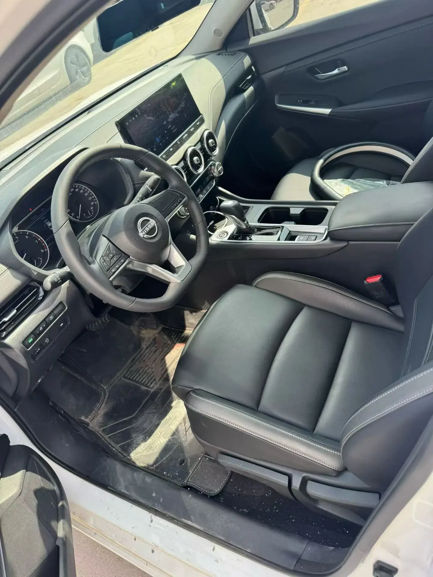 2025 NISSAN SYLPHY thumbnail 4