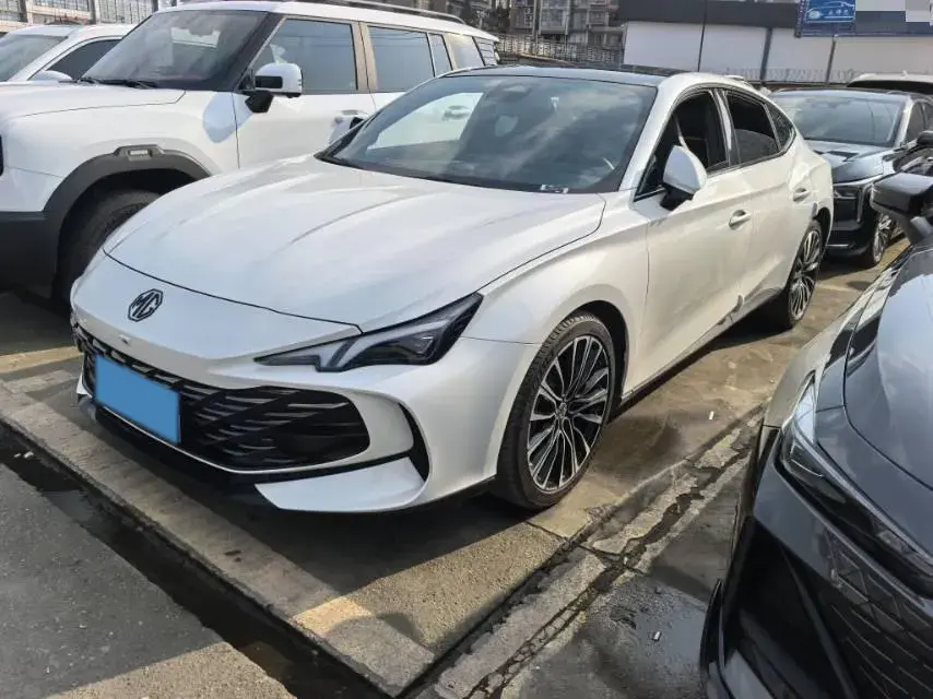 2023 MG 7 2.0T 261HP L4 9AT