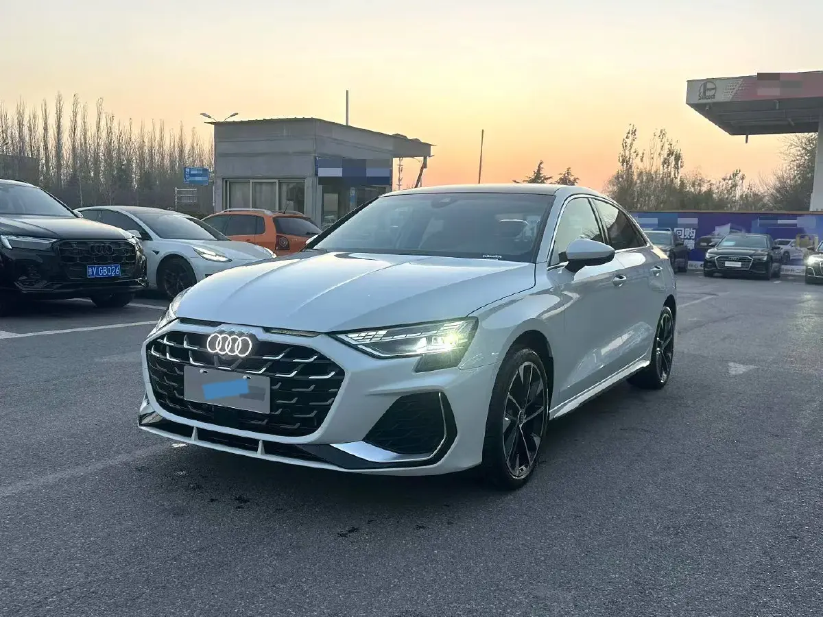 2025 Audi A3 1.5T 160HP L4 7DCT