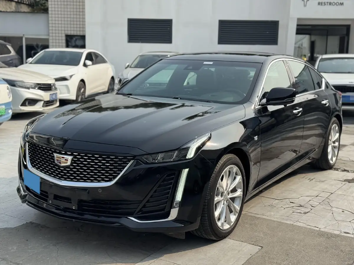 2023 Cadillac CT5 2.0T 237HP L4 10AT