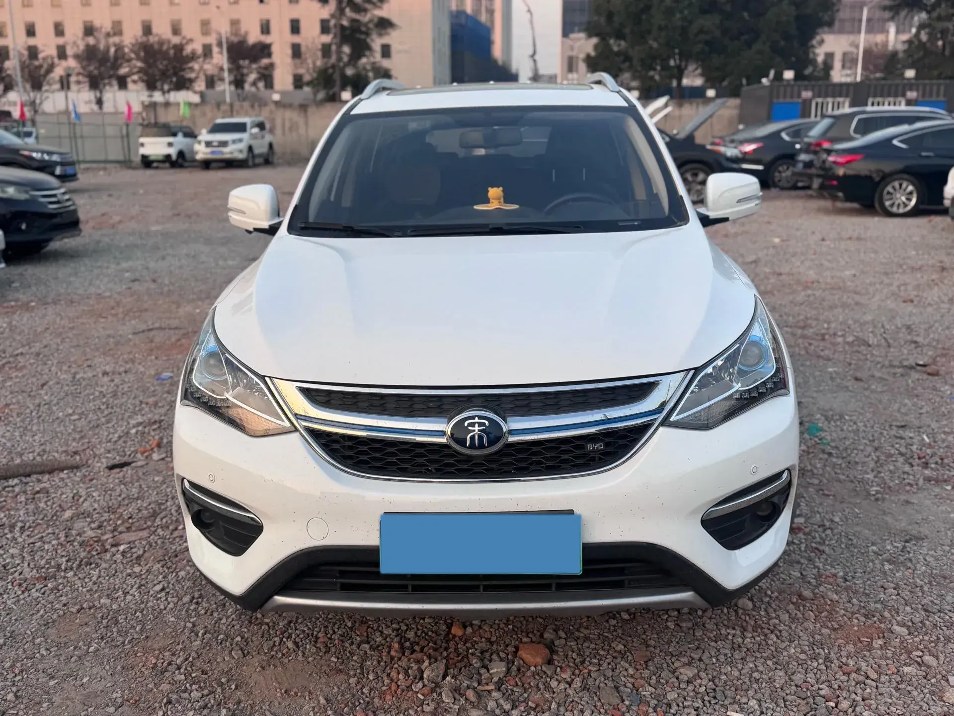 2017 BYD SONG thumbnail 2