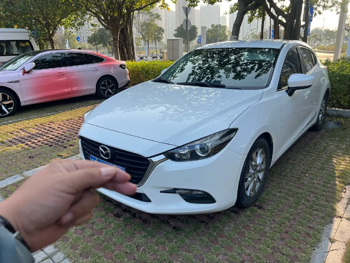 2019 Mazda 3 Axela 1.5L 117HP L4 6AT