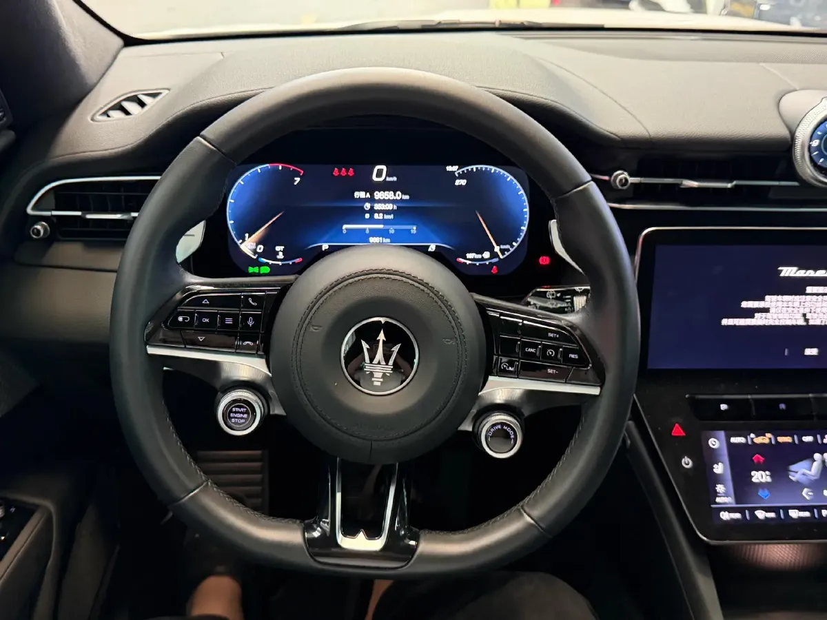 2022 Maserati Levante 2.0T 330HP L4 8AT,autocango,china used car exporter,china ev exporter,chinese used car exporter,chinese used ev exporter