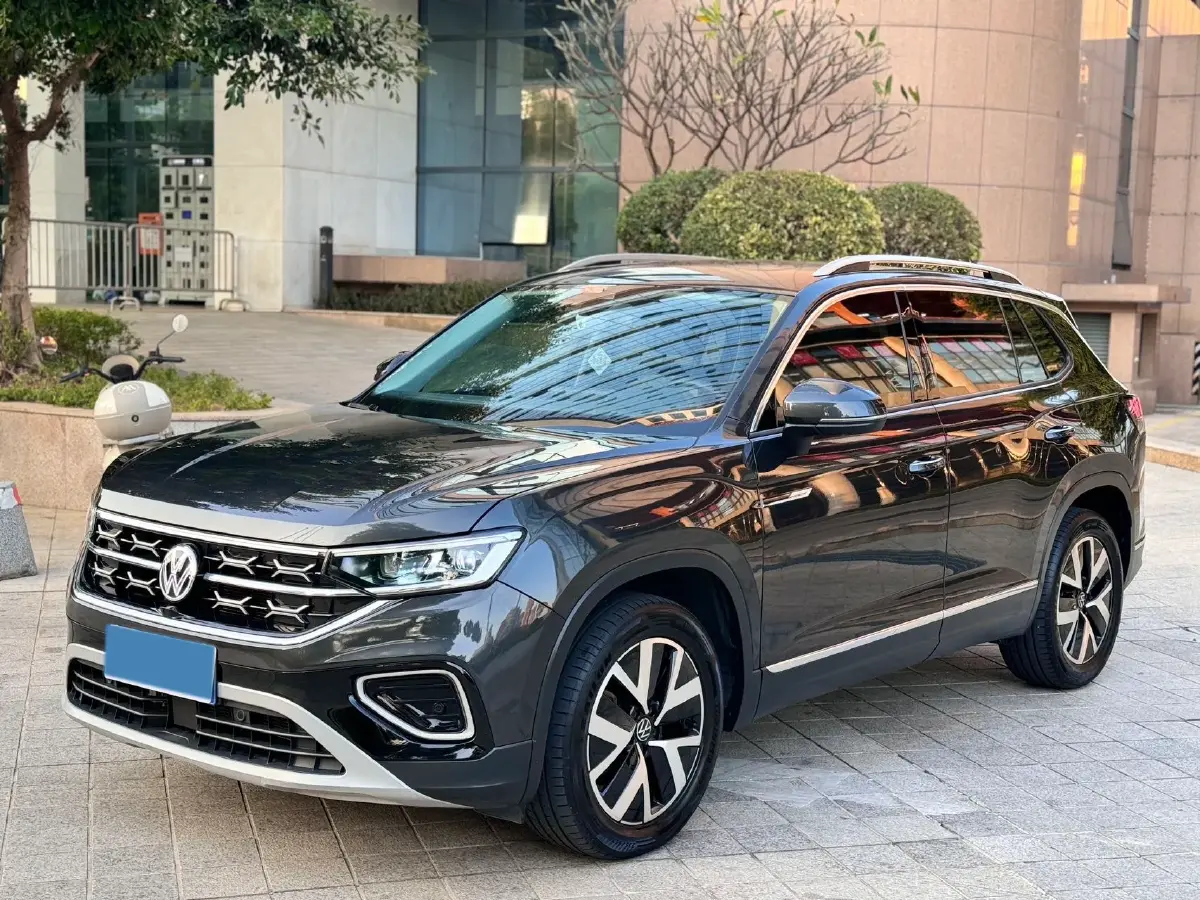 2023 Volkswagen Tayron 2.0T 186HP L4 7DCT