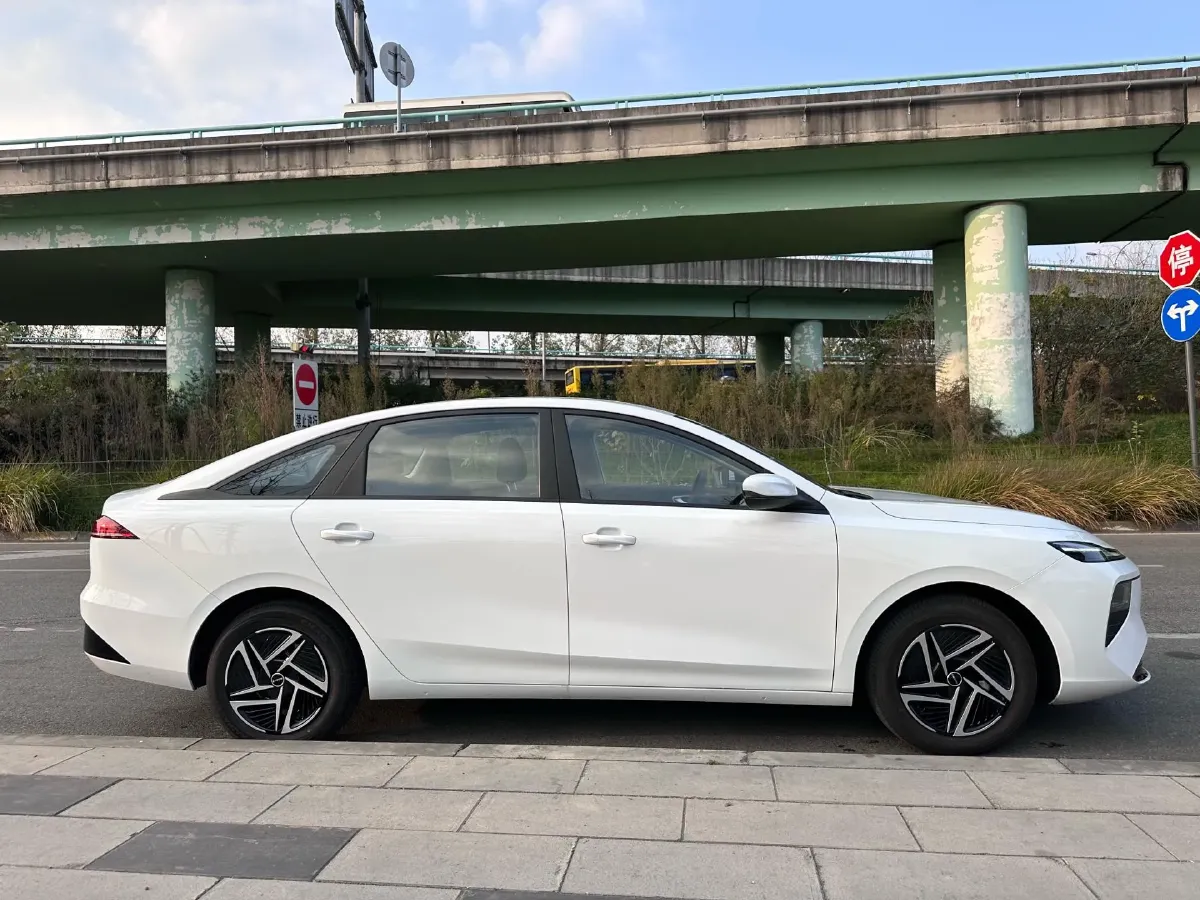 2025 Roewe E6 BEV,autocango,china used car exporter,china ev exporter,chinese used car exporter,chinese used ev exporter
