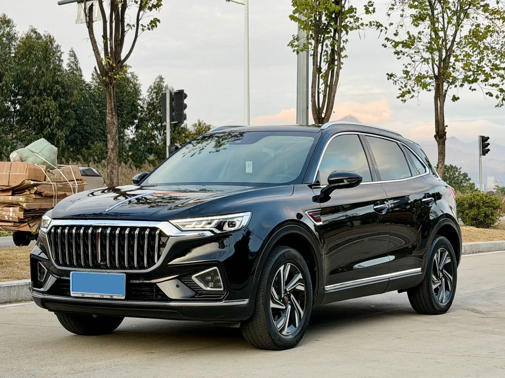 2019 HONGQI HS5 thumbnail 3