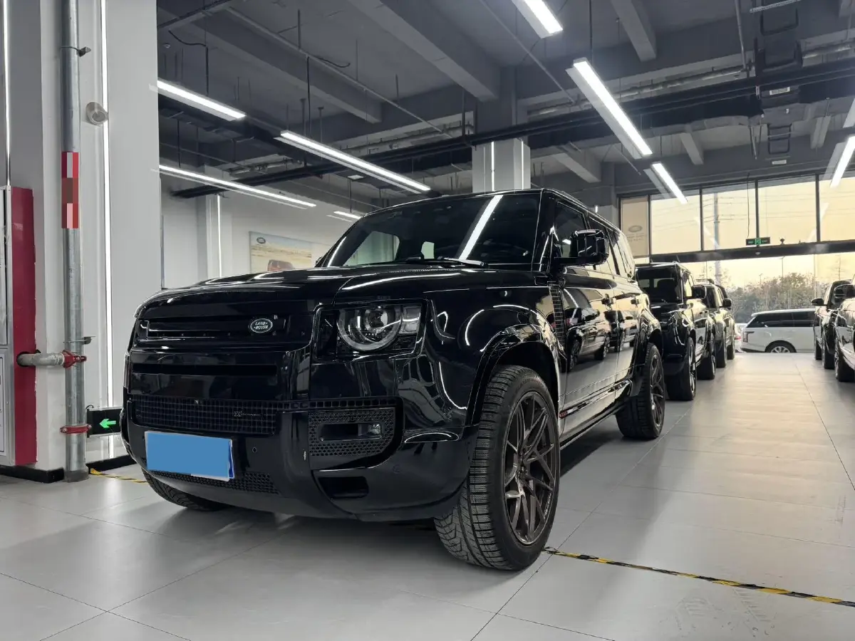 2022 Land Rover Defender 3.0T 400HP L6 8AT