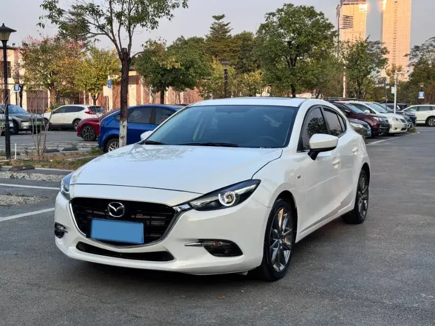 2017 Mazda 3 Axela 2.0L 158HP L4 6AT