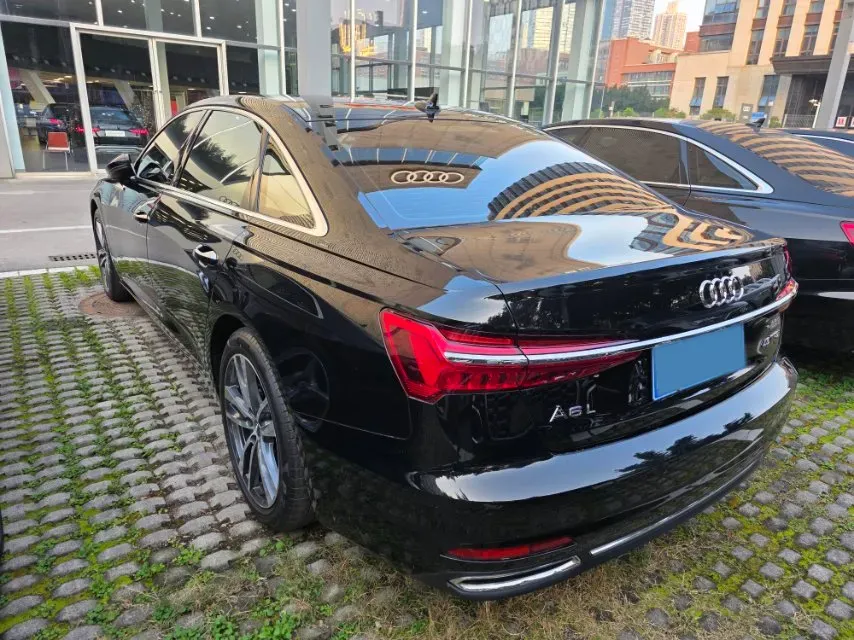 2021 Audi A6L 2.0T 224HP L4 7DCT,autocango,china used car exporter,china ev exporter,chinese used car exporter,chinese used ev exporter