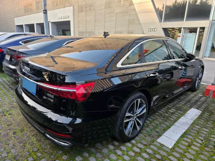 2021 Audi A6L 2.0T 224HP L4 7DCT,autocango,china used car exporter,china ev exporter,chinese used car exporter,chinese used ev exporter