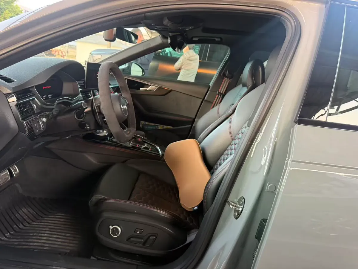 2021 Audi RS 4 2.9T 450HP V6 8AT,autocango,china used car exporter,china ev exporter,chinese used car exporter,chinese used ev exporter