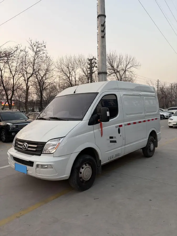 2023 MAXUS XinTu V80 2.0T 127HP L4 6MT