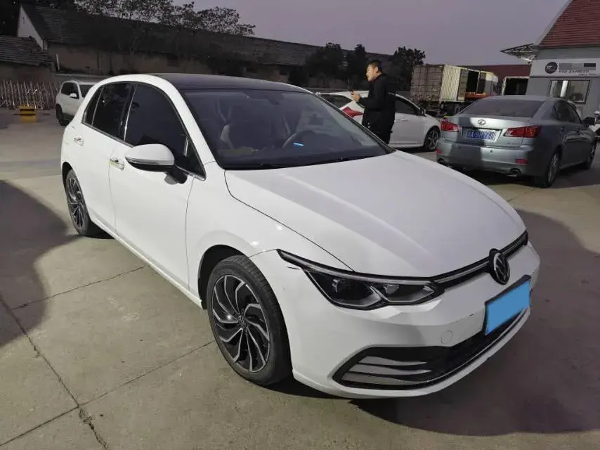 2021 VOLKSWAGEN GOLF thumbnail 2