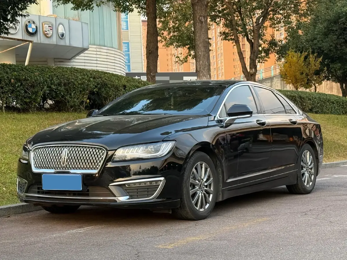 2019 Lincoln MKZ 2.0T 203HP L4 6AT