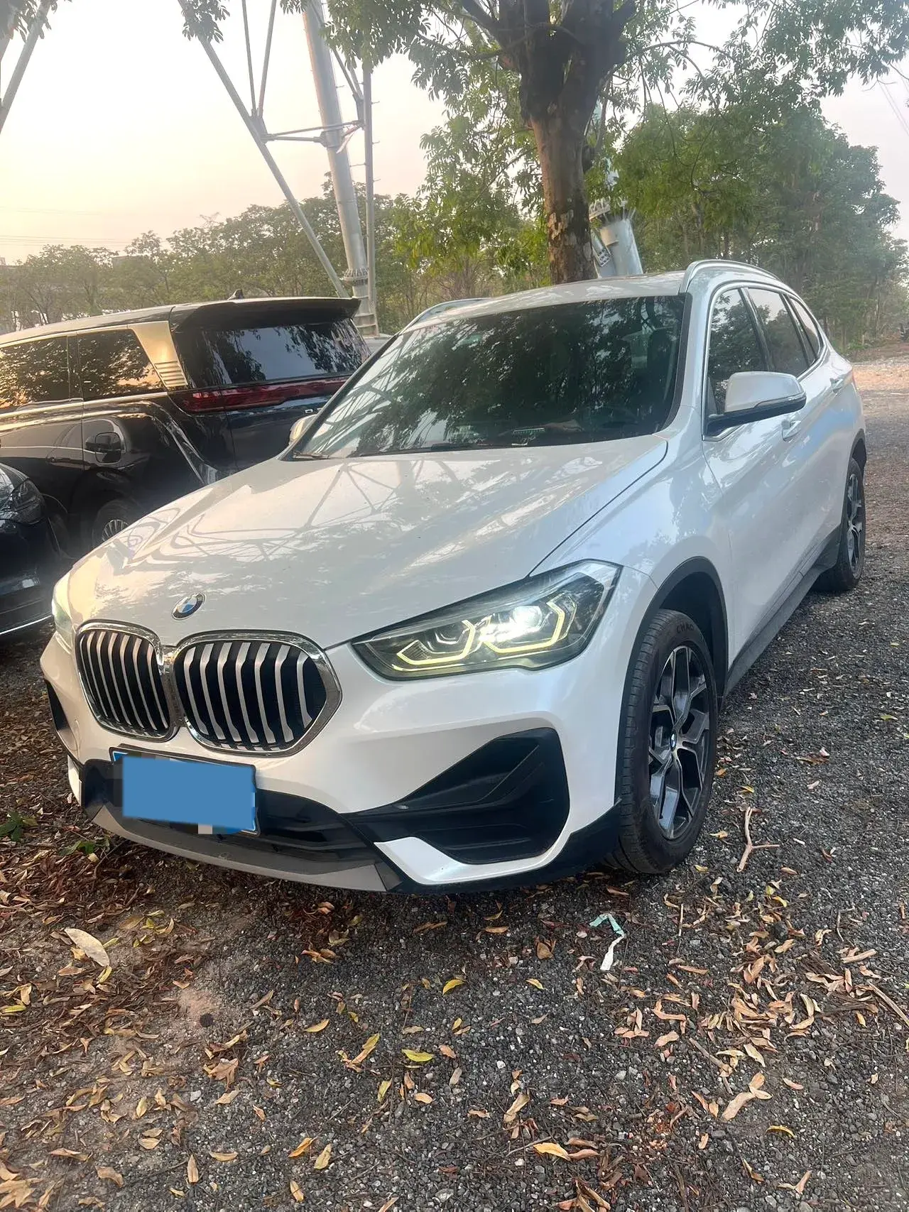 2022 BMW X1 view 1
