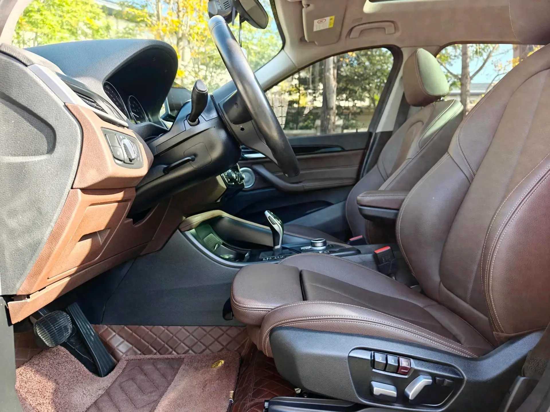 2022 BMW X1 thumbnail 2