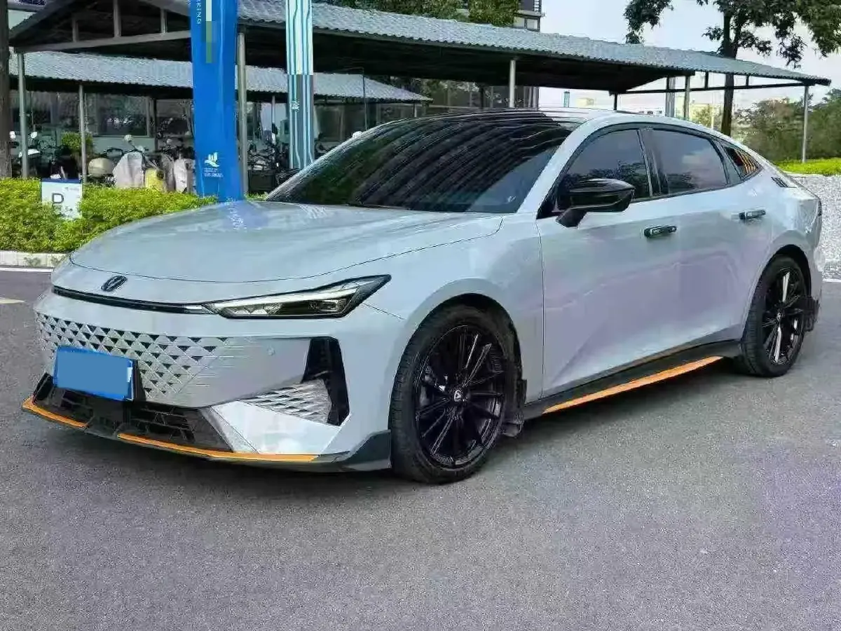 2023 ChangAn UNI-T 1.5T 188HP L4 7DCT