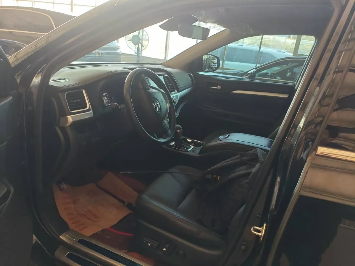 2018 Toyota Highlander 2.0T 220HP L4 6AT,autocango,china used car exporter,china ev exporter,chinese used car exporter,chinese used ev exporter