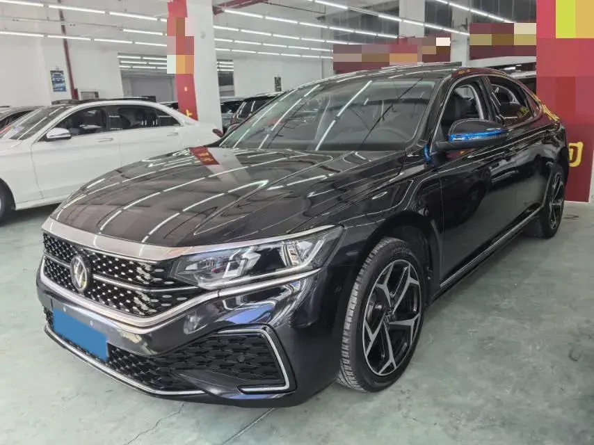 2024 Volkswagen Passat 2.0T 220HP L4 7DCT