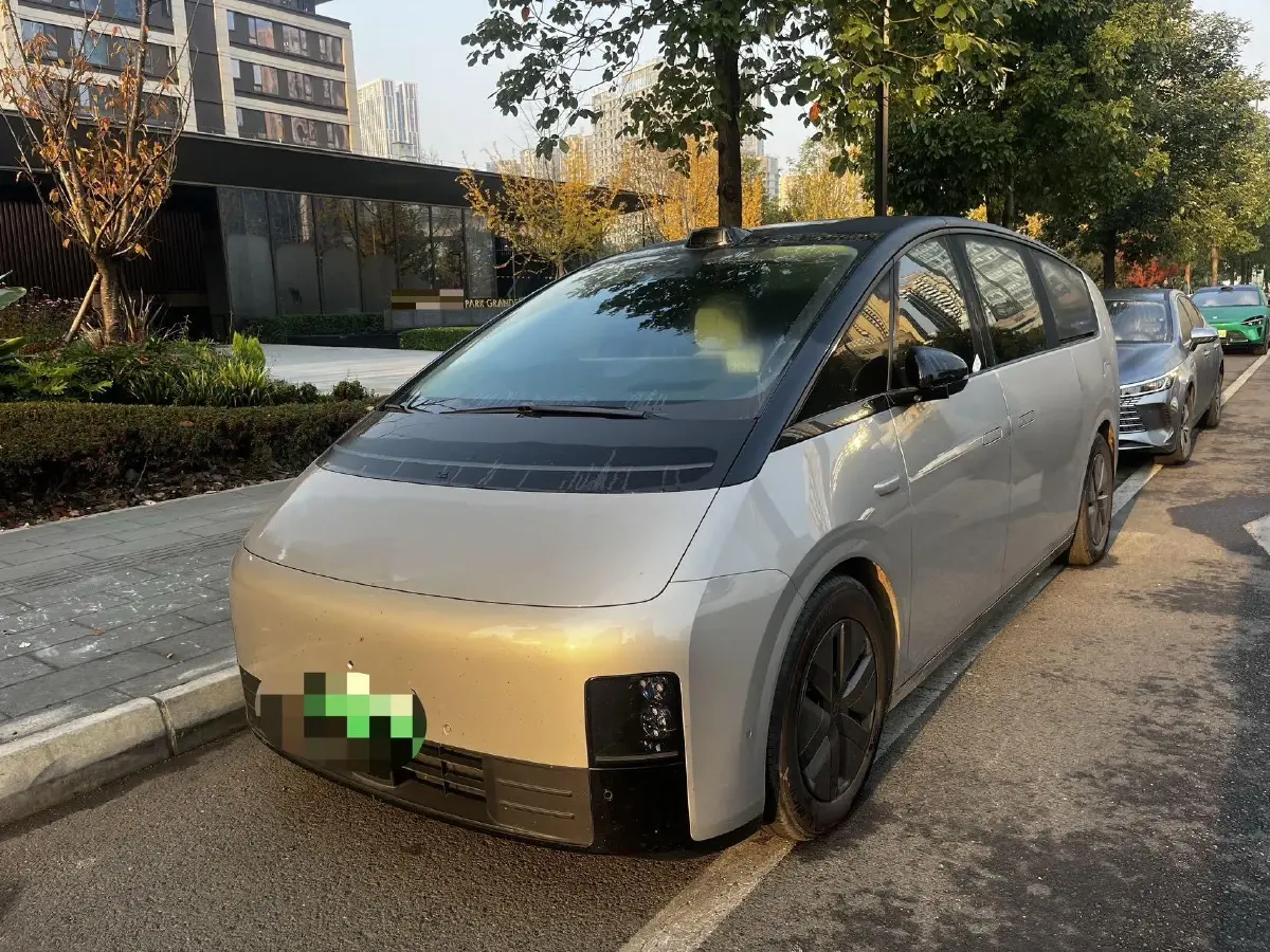 2024 Li MEGA BEV 102.7KWH